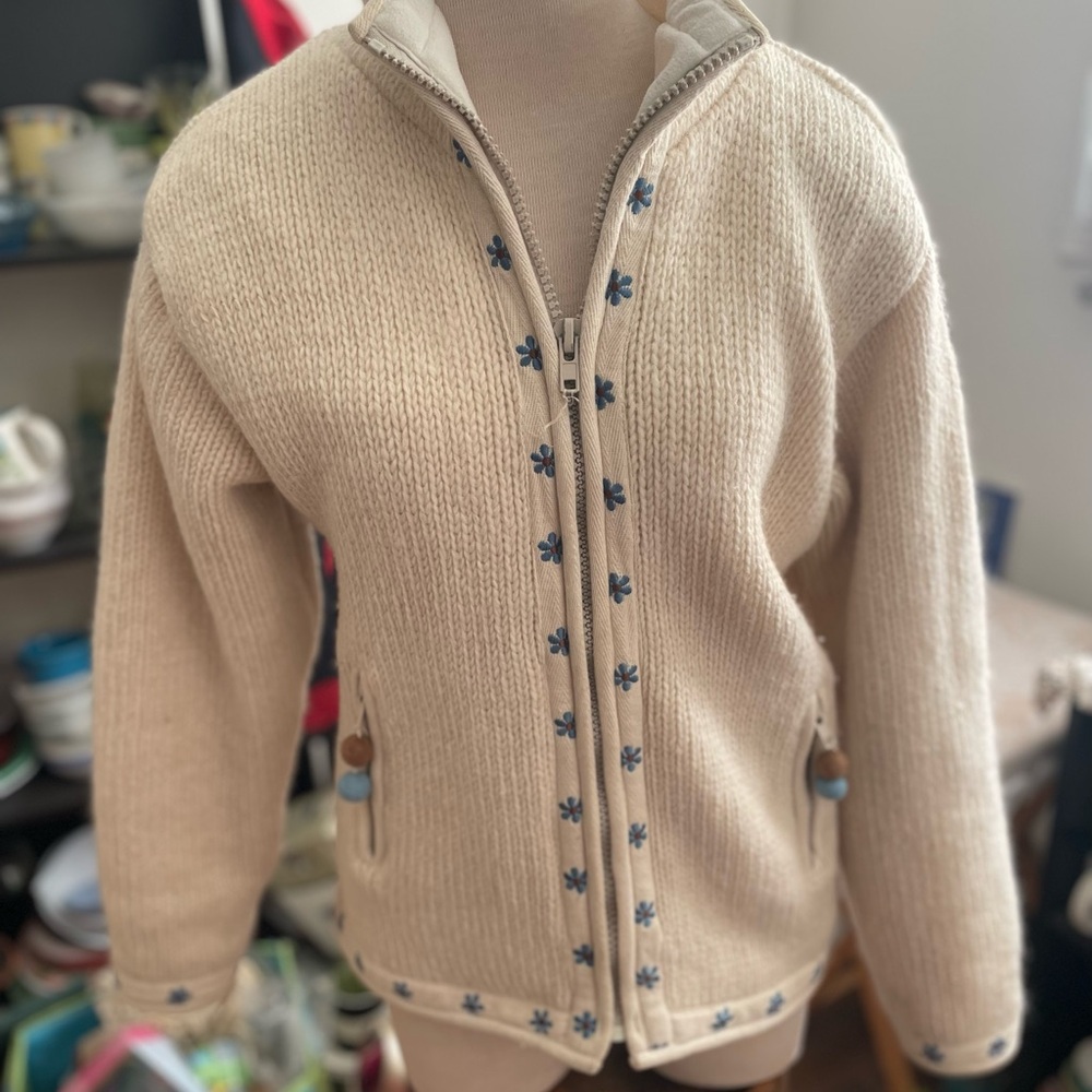 Laundromat Women's Lined Cream Cardigan, 100% wool, Handmade in Nepal. Size L.